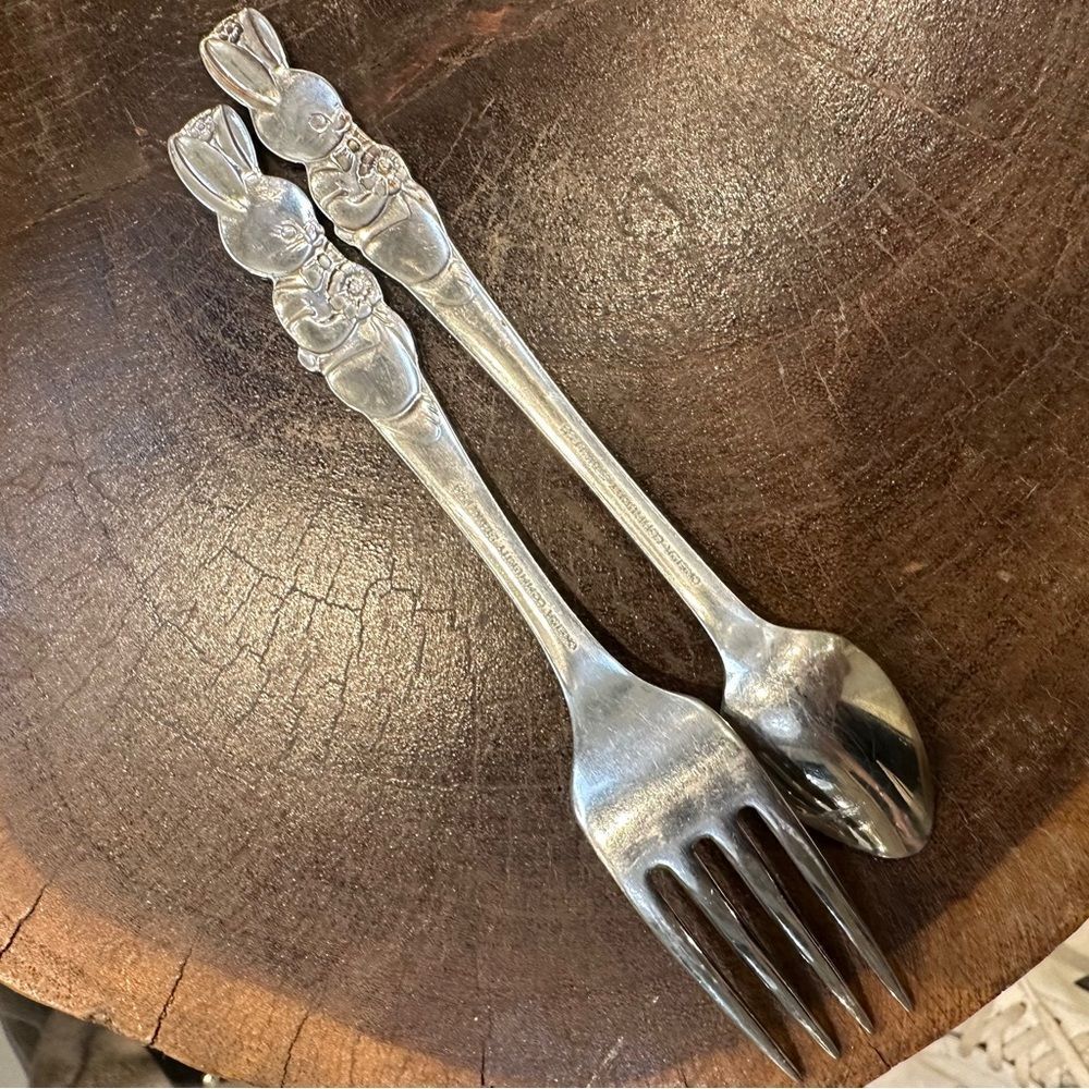 Oneida Community Peter Rabbit flatware set Vintage Children’s fork and knife set - Picture 5 of 5